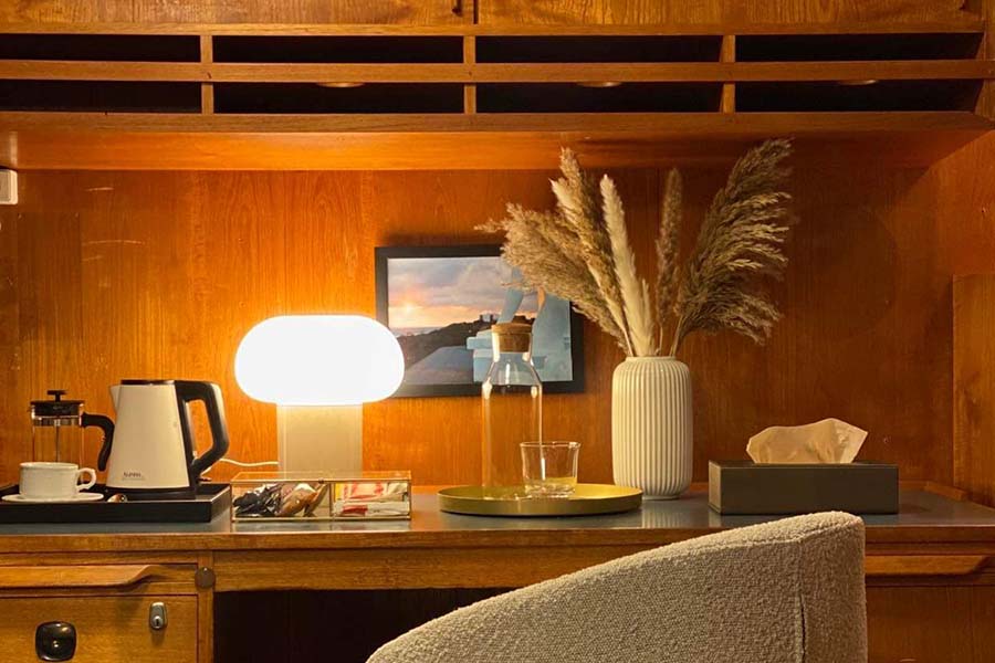 Suite desk 900x600