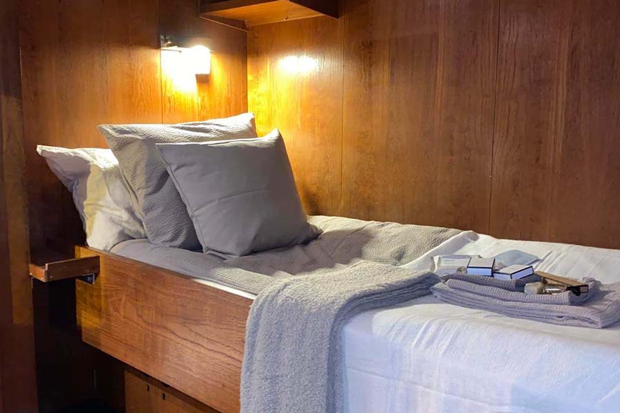 Suite made bed 900x600