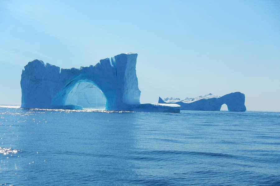 Togo icebergs with tunnels 900x600